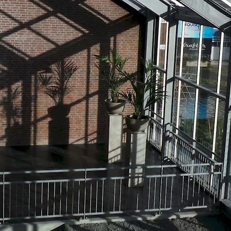 Tweelwonen Kaagresort فندق *