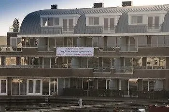 Tweelwonen Kaagresort فندق Warmond