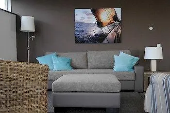 Tweelwonen Kaagresort Hotel *