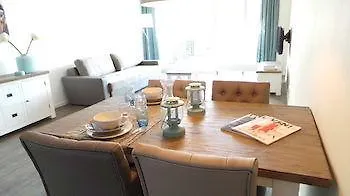 Tweelwonen Kaagresort Hotel *