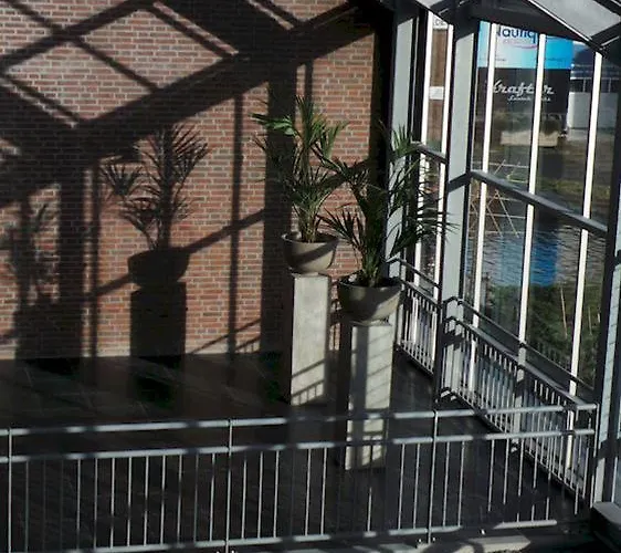 Tweelwonen Kaagresort Hotel *